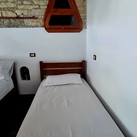 Sanasa Pensjonat Gjirokastra
