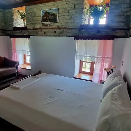 Pensjonat Sanasa Gjirokastra