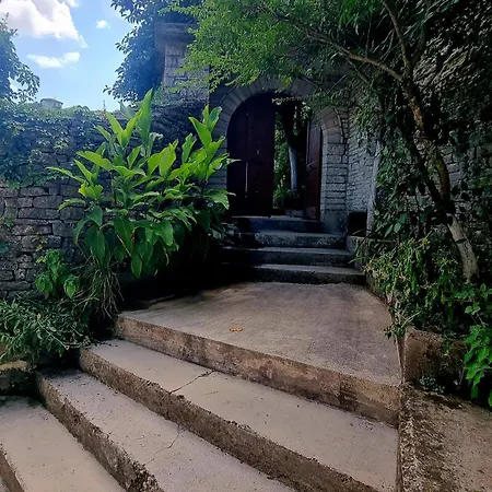Pensjonat Sanasa Gjirokastra